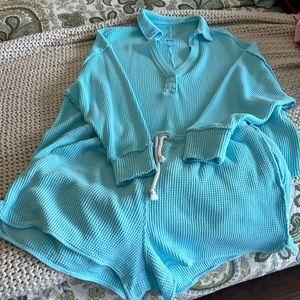 Aerie shorts and top set - never worn 
The shorts are XL and the top is L